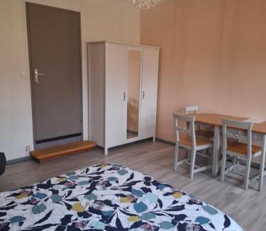 Ribeauville Apartment | gîte l'œuf ou la poule, parking privé, sur domaine viticole