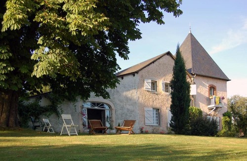Serres-Castet Apartment | Gîte Le Peyret