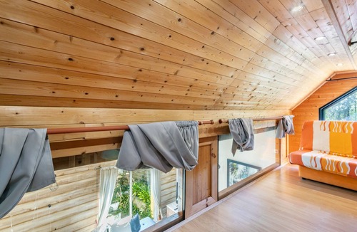 Ploumagoar House | Gîte les 3 pins: Family or Group Cottage near Guingamp