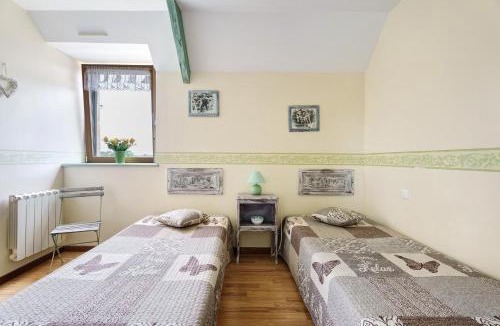 Trebedan House | Gîte Les Hortensias avec Piscine
