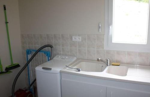 Contrexeville House | Gîte moderne avec accès indépendant, proche centre-ville et Thermes, terrasse et équipements inclus - FR-1-589-57