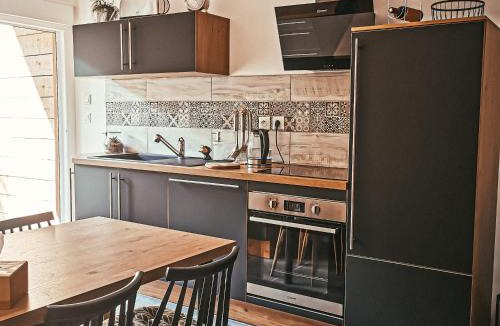 Saint-Remy House | Gîte paisible avec piscine, terrasse et Wifi en pleine forêt pour 4 pers - FR-1-589-662