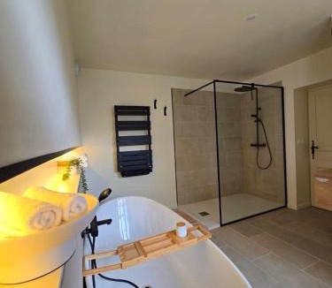 Ban-de-Laveline House | Gîte perché en bordure de forêt - Jacuzzi privatif