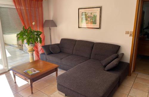 Bocquegney House | Gîte spacieux avec piscine et terrasse en village - FR-1-589-637