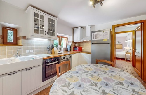 Taintrux Cottage | Gîte “Terrasse”: Mountain View, Private Terrace & Wi-Fi
