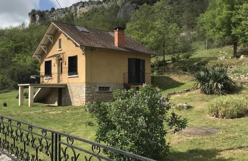Marcilhac-sur-Cele House | Gîtes de France® - Mamie Renée's gîte