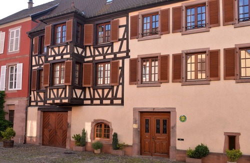 Kaysersberg House | Gîtes du Couvent, "Oriel" beautiful apartment in historic center of Kaysersberg