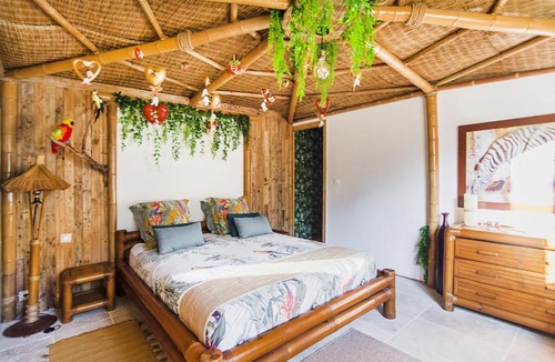 Le Beausset Hotel | Gîtes Mas des rochers - Case bambou avec Spa et piscine