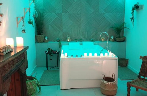Le Beausset House | Gîtes Mas des rochers - Romance tropicale avec Spa et piscine