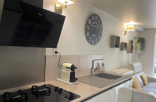 Launaguet Apartment | GARDENS OF GRAND SELVE Air conditioning, jacuzzi, sauna and swimming pool.
