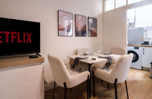 Notre-Dame-des-Champs Apartment | Gem 3 Guests Le Bon Marche
