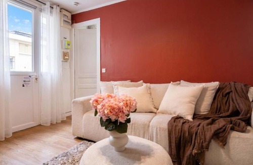 Notre-Dame-des-Champs Apartment | Gem 3 Guests Le Bon Marche