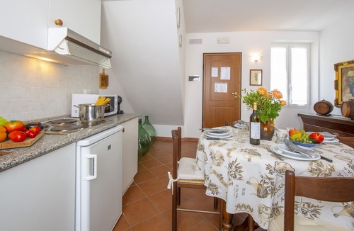 Borgo Apartment | Geraneo among vineyard, Ranzo, Italy