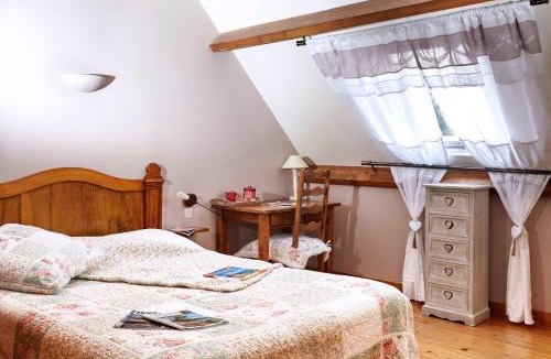 Plouegat-Moysan Villa | Gite 12 pers à 15kms de la plage