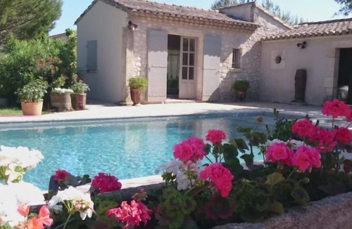 Cabannes Cottage | GITE 2 ROOMS IN CABANNES