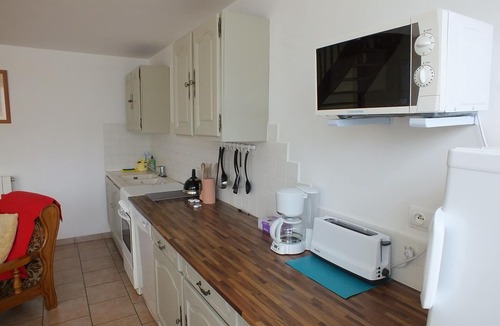 Saint-Justin Cottage | Gite 4 is a 3 bedroom Gite set in a pretty garden with a shared Swimming Pool