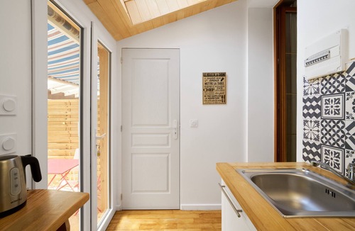 Eyliac House | Gite À L'Envol with Private Terrace and Shared Garden