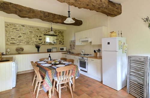 Plumaudan Cottage | Gite attached to 15th Century Manor with heated pool and fishing lake