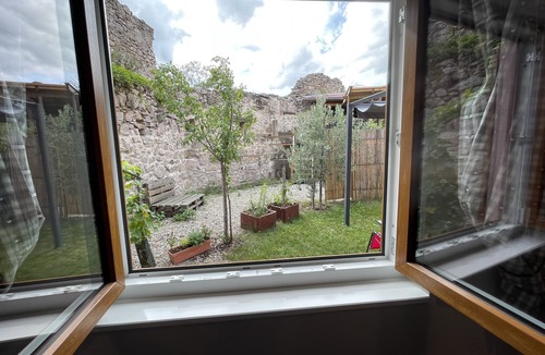 Dambach-la-Ville Cottage | Gite Coté Rempart, spacious, Ground floor, Terrace