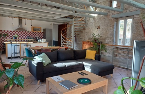 Douelle House | Gite de Charme Rénové Dans le Lot