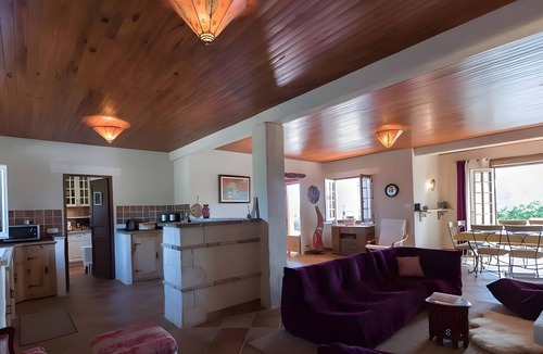 Vignaux House | Gîte de Gascogne – Sleeps 6 with Private Pool, Shared Terraces, and Wi-Fi