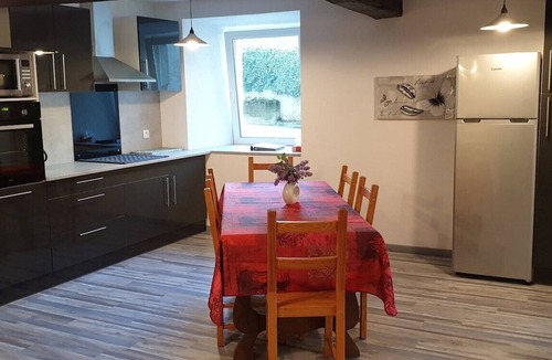 Pettonville House | Gîte de la Verdurette: Tranquil Stay in the Countryside