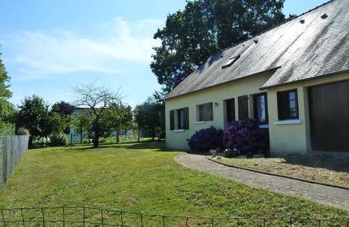 Josselin House | "GITE DES COTEAUX" located 5 minutes from the medieval center of JOSSELIN CLASS *.