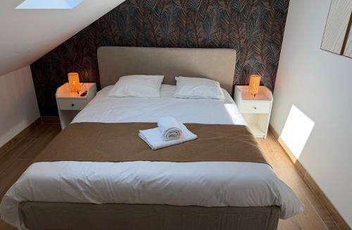 Frignicourt House | Gite en Champagne - Piscine intérieur et spa - 15 personnes