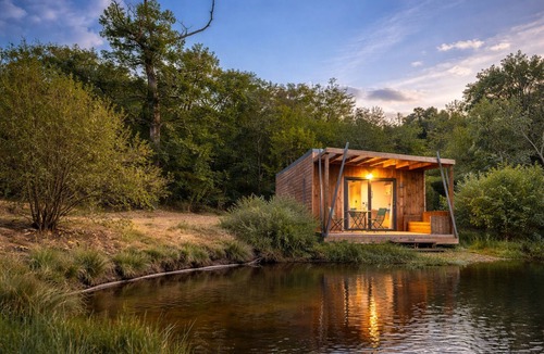 Sadirac Cottage | Gîte-Family-Ensuite with Bath-Park view