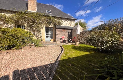 Le Rosais-La Flourie House | Gite for 2 persons