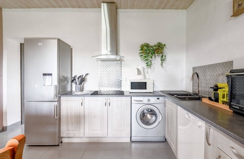 Vinsobres House | Gîte Glycine, Air-Conditioned Living Area/Kitchen – La Bastide St Jacques