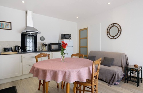 Regades House | Gite L'aventura: Privileged Setting with Mountain Views