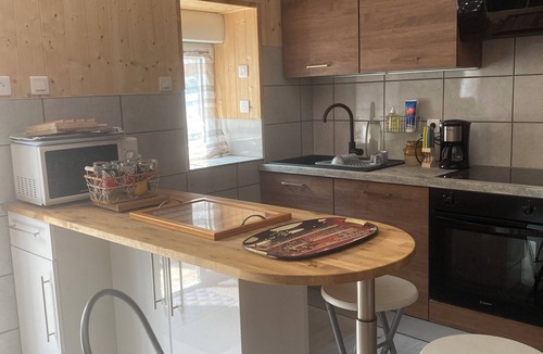 Espalion House | Gîte la grange de Combret located in the countryside 15 mn from Espalion with Spa, sauna