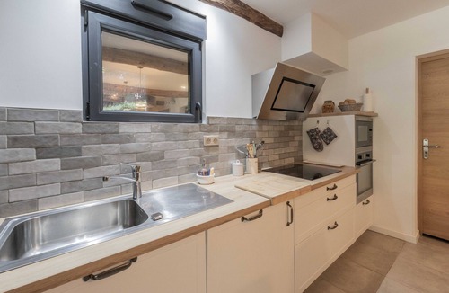 Orgeix House | Gite - La grange Tima: Spacious House with Mountain Views for Groups