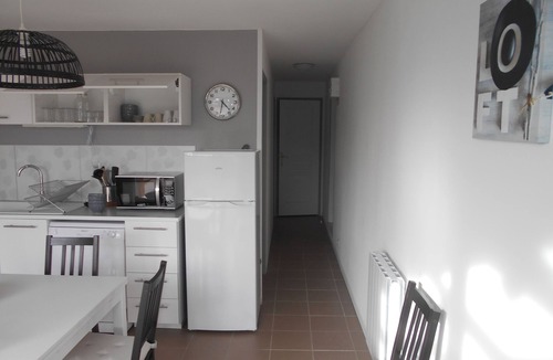 Meynes House | Gite La Vie Est Belle, near the Pont du Gard, Nimes, Avignon, Uzes, Arles and A9
