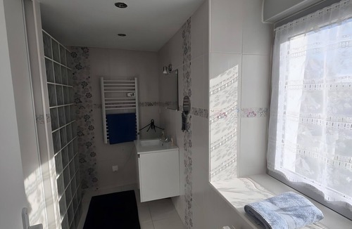 Is-en-Bassigny Cottage | Gîte "Le Cocon Du Bassigny" with Private Garden and Wi-Fi