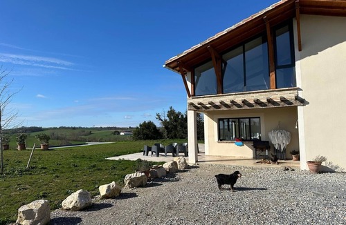 Maurens House | Gîte Les Hauts d’En Perrin with Heated Pool and Mountain View