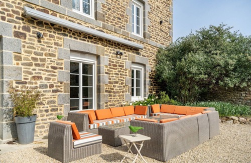 Pleudihen-sur-Rance House | Gîte Les Hervelines with Private Pool, Garden & Wi-Fi in Pleudihen sur Rance