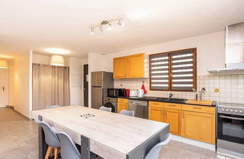 Bruguieres House | GITE LES TOURNESOLS House, Garden, secure parking, air conditioning, Netflix, 4 pers
