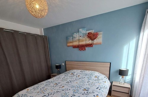 Juniville House | Gite Lucien with heated indoor pool near Reims