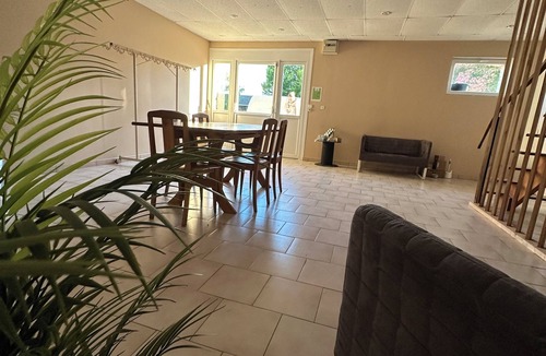 Aumenancourt Bed & Breakfast | Gîte + Party room + Bedroom with private shower & toilet