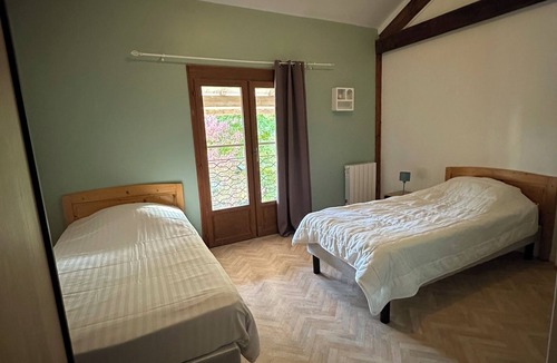 Aumenancourt Bed & Breakfast | Gîte + Party room + Bedroom with private shower & toilet