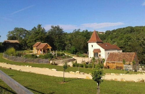 Salviac Cottage | Gite with swimming pool, in a quiet bucolic setting