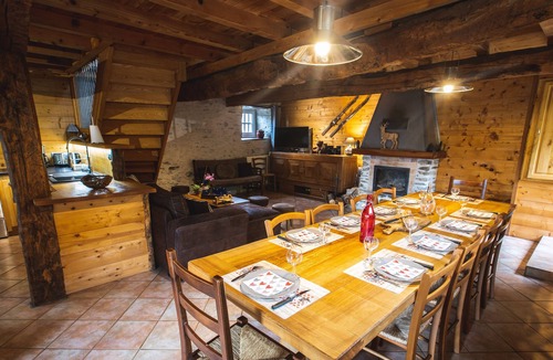 Saint-Pastous House | GITES CAP DU HAUTACAM: Spa and pétanque court; pets welcome