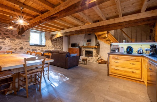 Saint-Pastous House | GITES CAP DU HAUTACAM: Spa and pétanque court; pets welcome