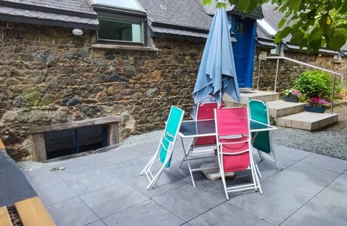 Pludual House | Gîtes "Les Agapanthes" in the countryside 10 minutes from the coast, Pets welcome