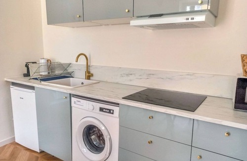 Hyeres City Centre Apartment | Golden light - Elegant central studio