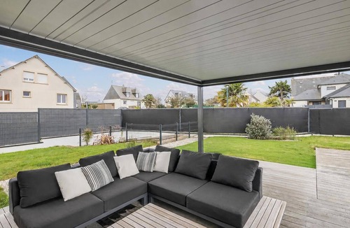Dinard House | Gorgeous home in Dinard with private swimming pool, can be inside or outside