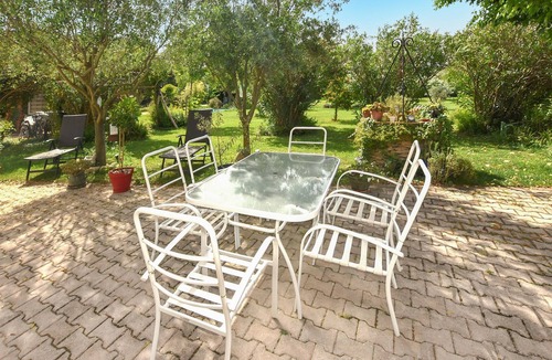 Piolenc House | Gorgeous home in Piolenc with WiFi