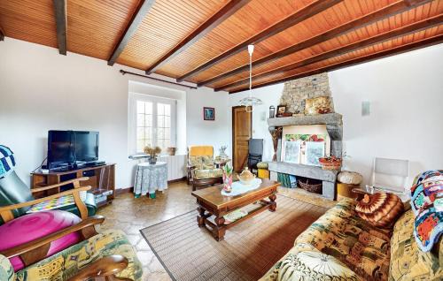 Plouagat House | Gorgeous Home In Plouagat With Wifi